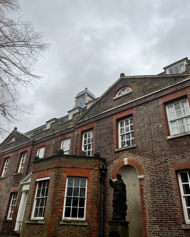 Southside House — stopped public clock