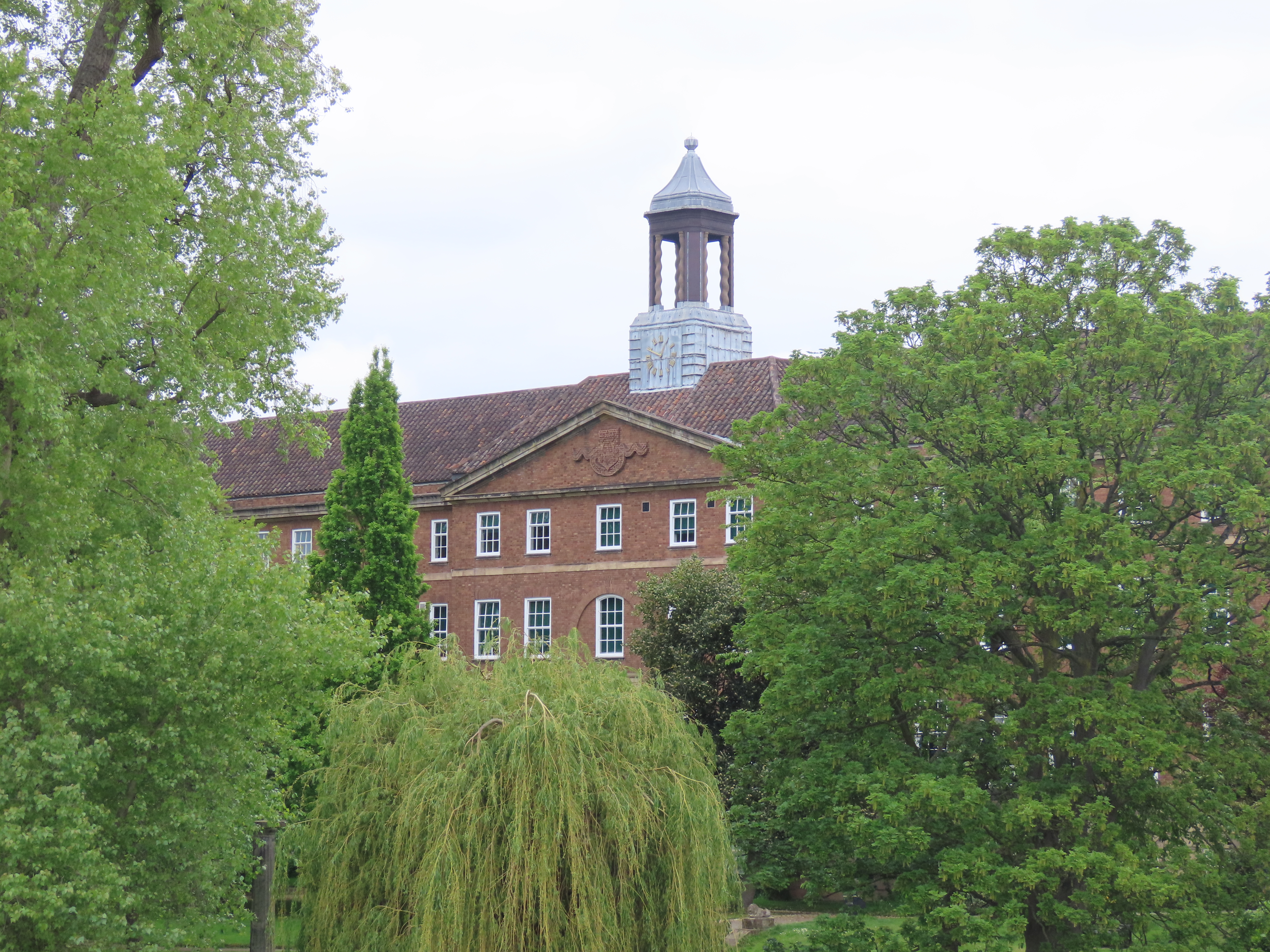 Shrewsbury College - English Bridge Campus at Abbey Gardens — stopped public clock